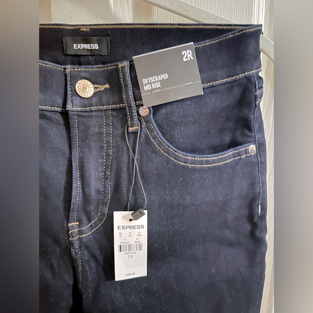 Express mid-rise skyscraper jeans size 2R. NWT - Picture 3 of 4